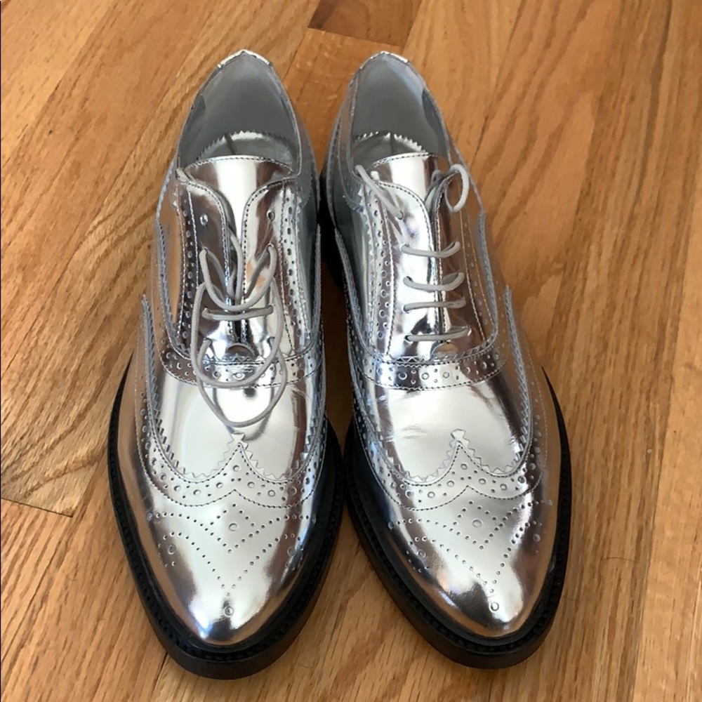 Burberry shoes - Picture 2 of 5